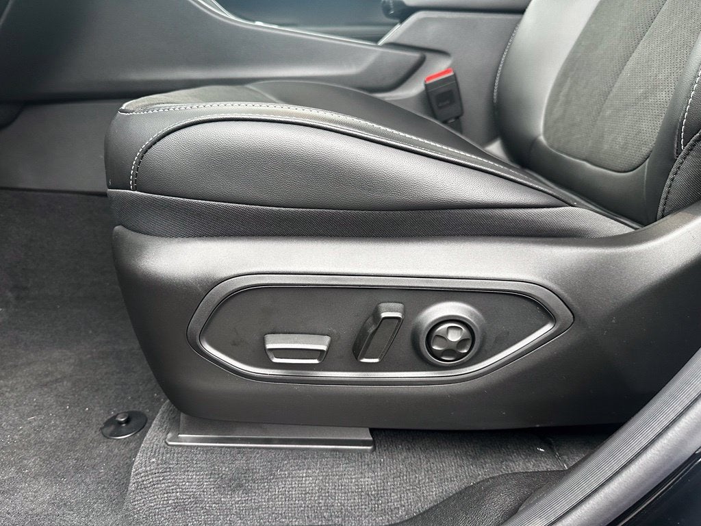 2027 Jeep Grand Cherokee Altitude