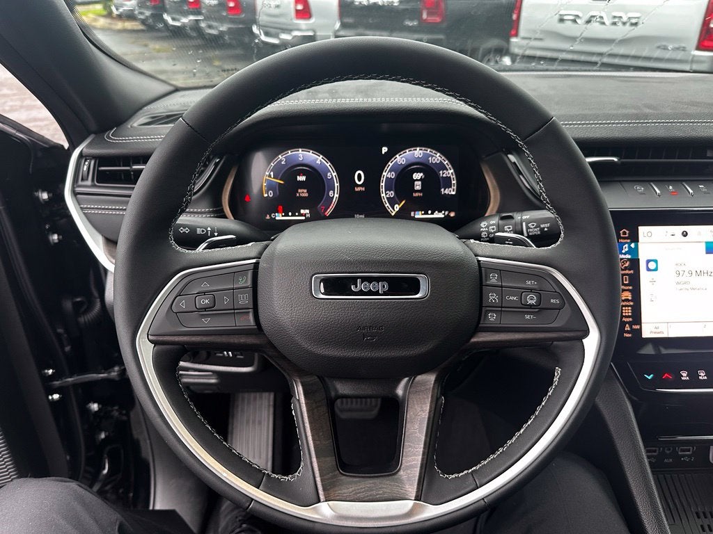 2027 Jeep Grand Cherokee Altitude
