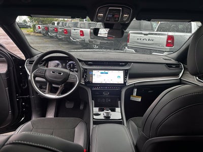2027 Jeep Grand Cherokee Altitude