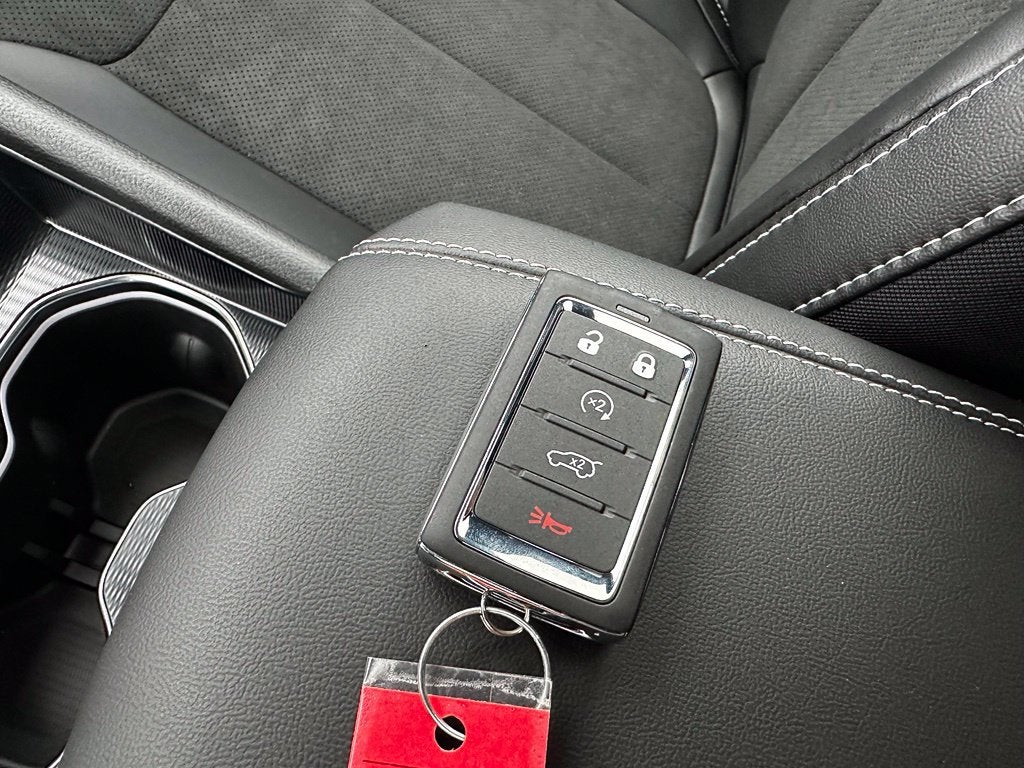 2027 Jeep Grand Cherokee Altitude