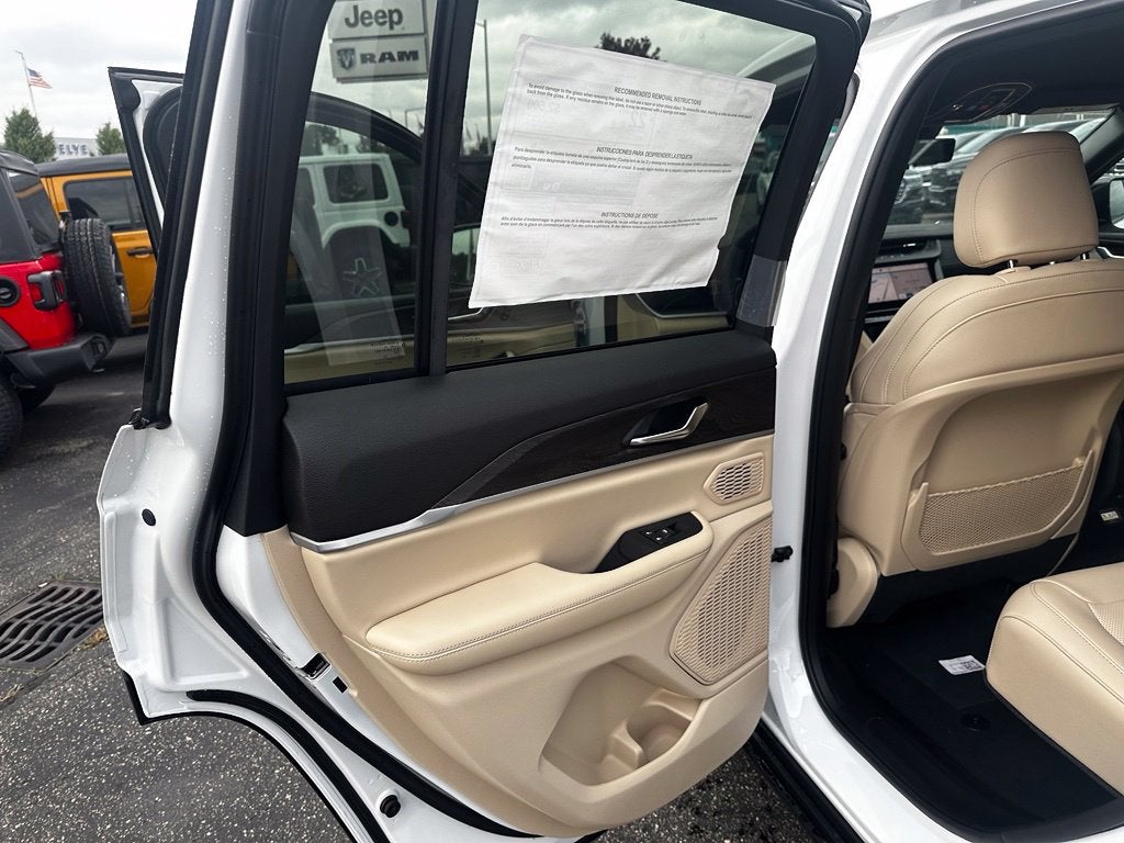 2027 Jeep Grand Cherokee Limited