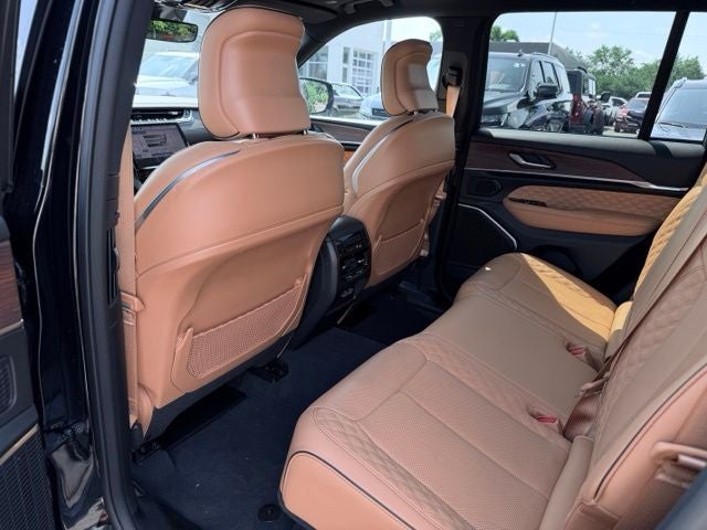 2023 Jeep Grand Cherokee Summit 4x4