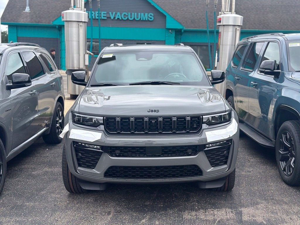 2027 Jeep Grand Cherokee Summit