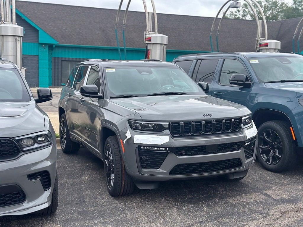 2027 Jeep Grand Cherokee Summit