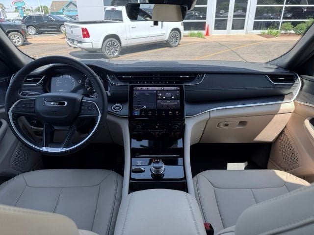 2025 Jeep Grand Cherokee L Limited 4x4