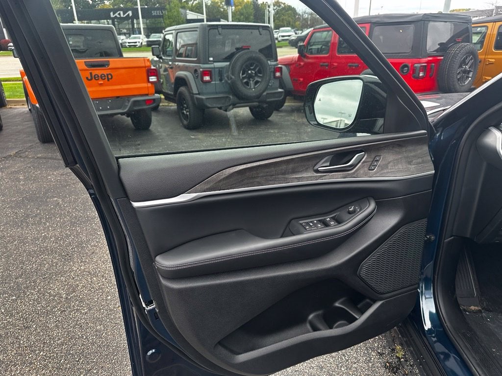 2027 Jeep Grand Cherokee L Limited