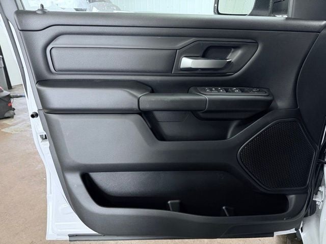 2026 RAM 1500 RAM 1500 TRADESMAN QUAD CAB 4X4 6'4' BOX