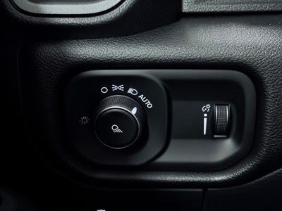 2026 RAM 1500 RAM 1500 TRADESMAN QUAD CAB 4X4 6'4' BOX