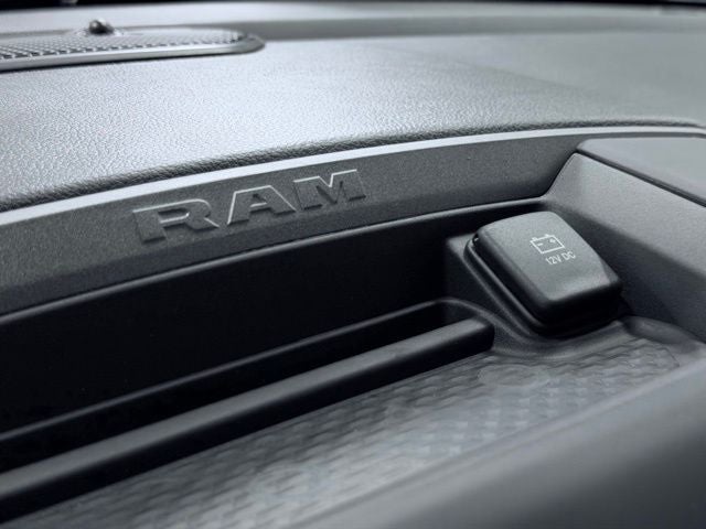 2026 RAM 1500 RAM 1500 TRADESMAN QUAD CAB 4X4 6'4' BOX