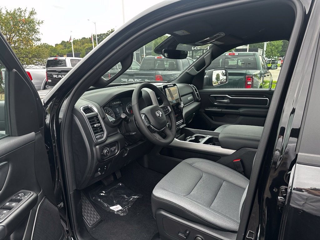 2027 RAM 1500 Big Horn/Lone Star