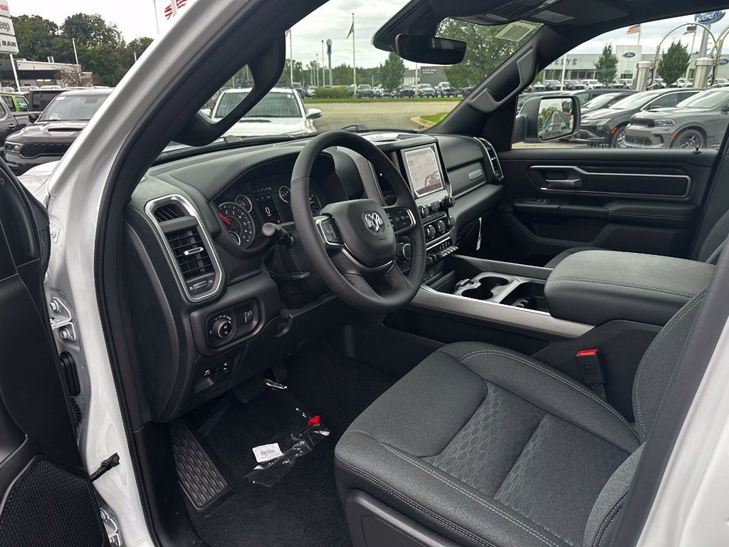 2027 RAM 1500 Big Horn/Lone Star