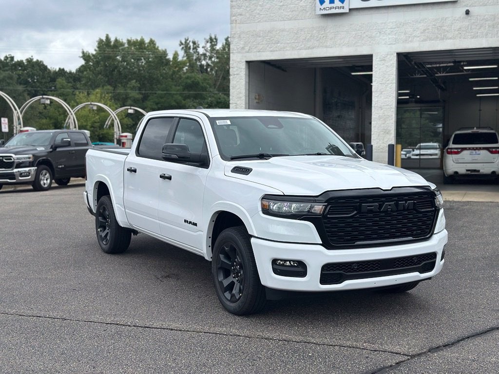2027 RAM 1500 Big Horn/Lone Star