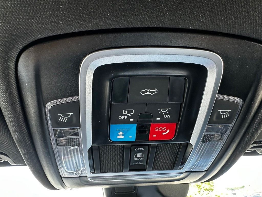 2027 RAM 1500 Big Horn/Lone Star