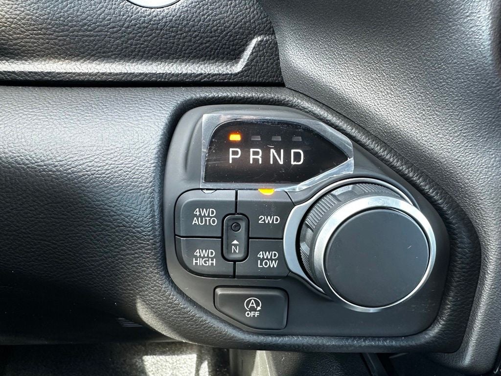 2027 RAM 1500 Big Horn/Lone Star