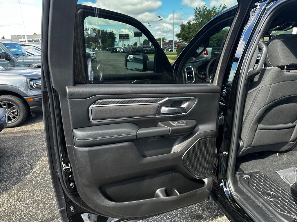 2027 RAM 1500 Big Horn/Lone Star