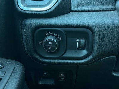 2024 RAM 1500 Big Horn Crew Cab 4x4 5'7' Box