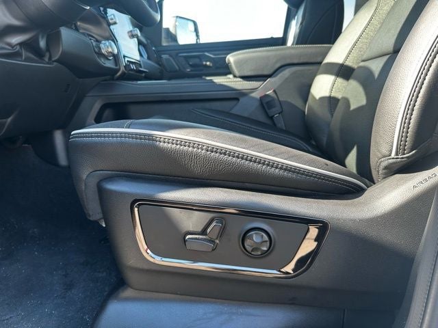 2026 RAM 1500 RAM 1500 LIMITED CREW CAB 4X4 5'7' BOX