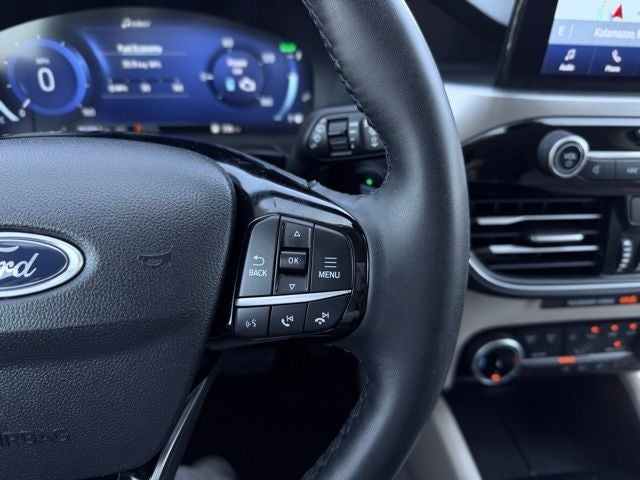 2022 Ford Escape Hybrid Titanium Hybrid
