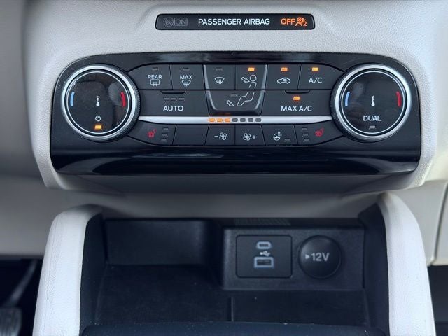 2022 Ford Escape Hybrid Titanium Hybrid