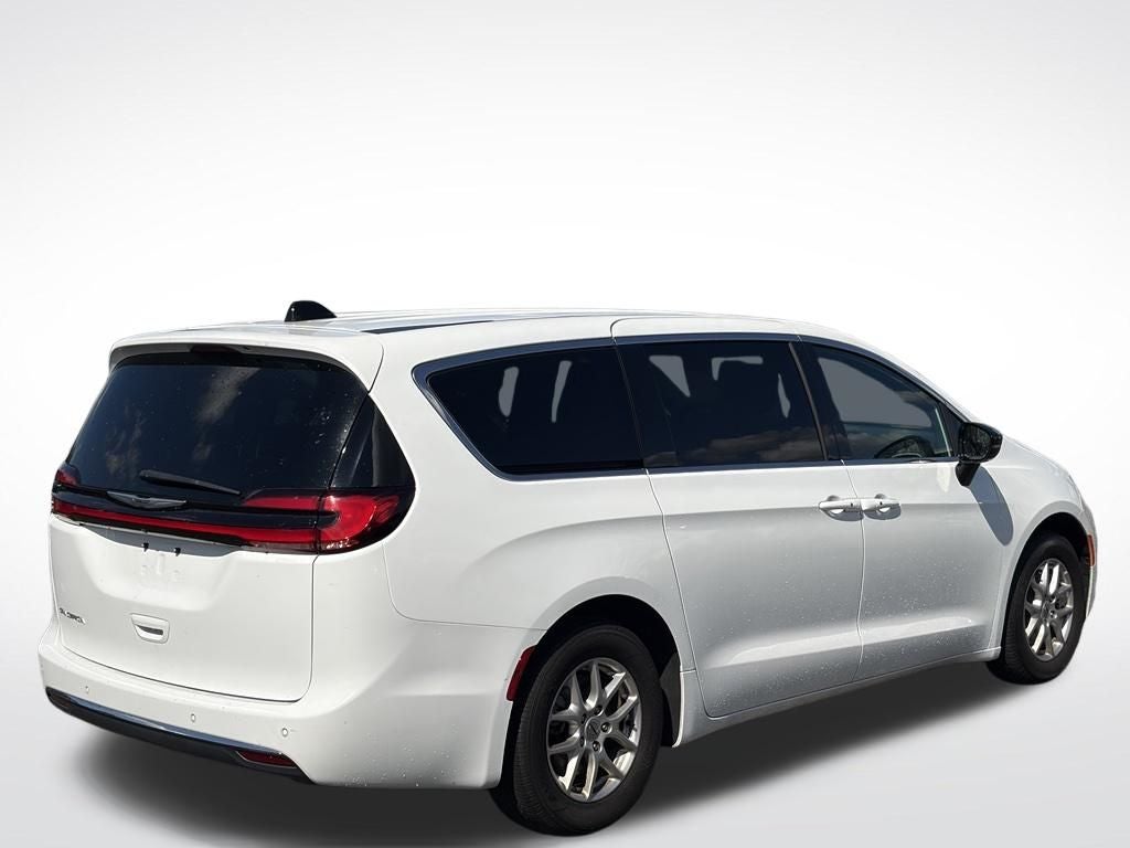 2025 Chrysler Pacifica Select * Certified Pre-Owned *