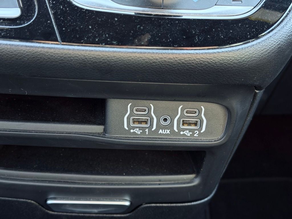 2025 Chrysler Pacifica Select * Certified Pre-Owned *