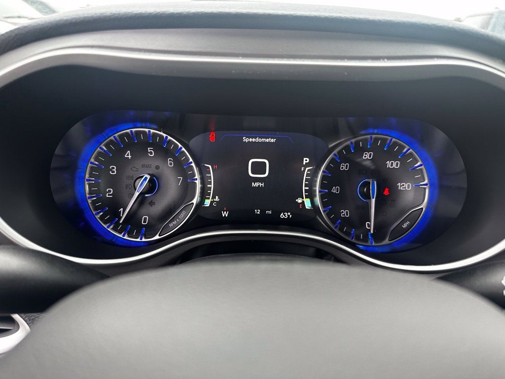 2027 Chrysler Pacifica Select