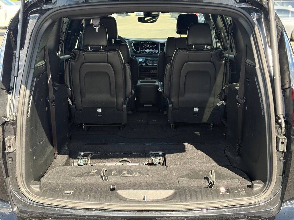 2025 Chrysler Pacifica Select * Certified Pre-Owned *