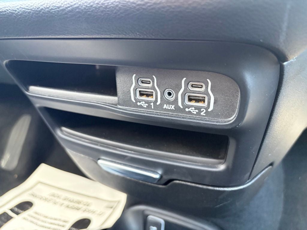 2025 Chrysler Pacifica Select * Certified Pre-Owned *
