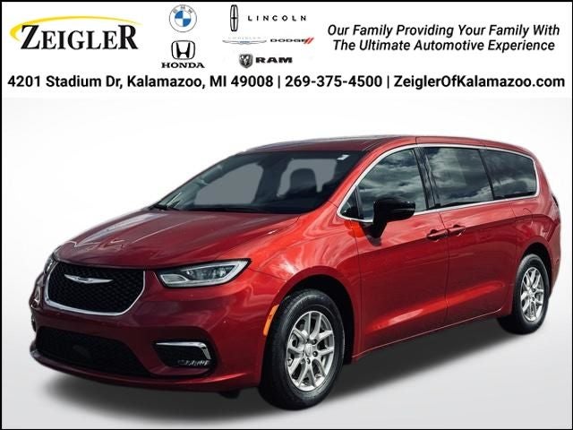 2025 Chrysler Pacifica Select