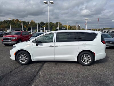 2027 Chrysler Pacifica LX