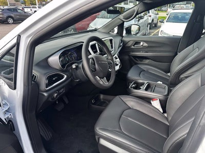 2027 Chrysler Pacifica LX