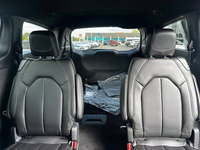2027 Chrysler Pacifica LX