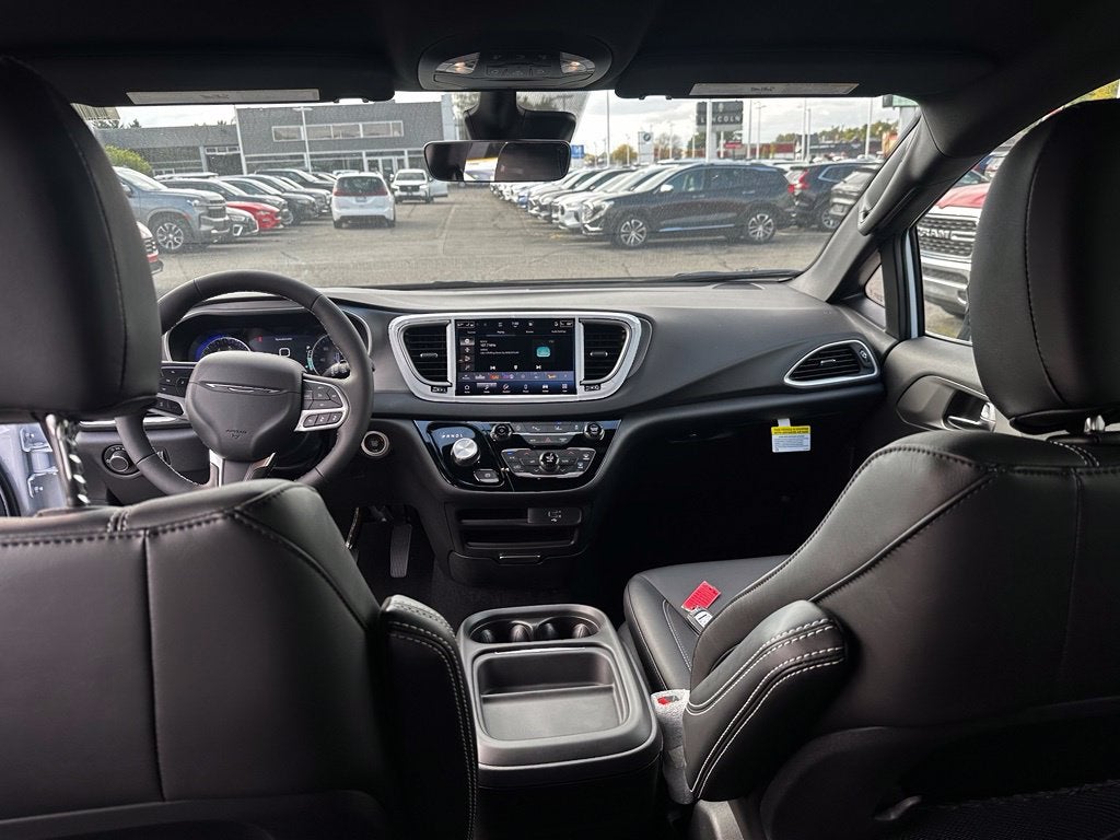 2027 Chrysler Pacifica LX