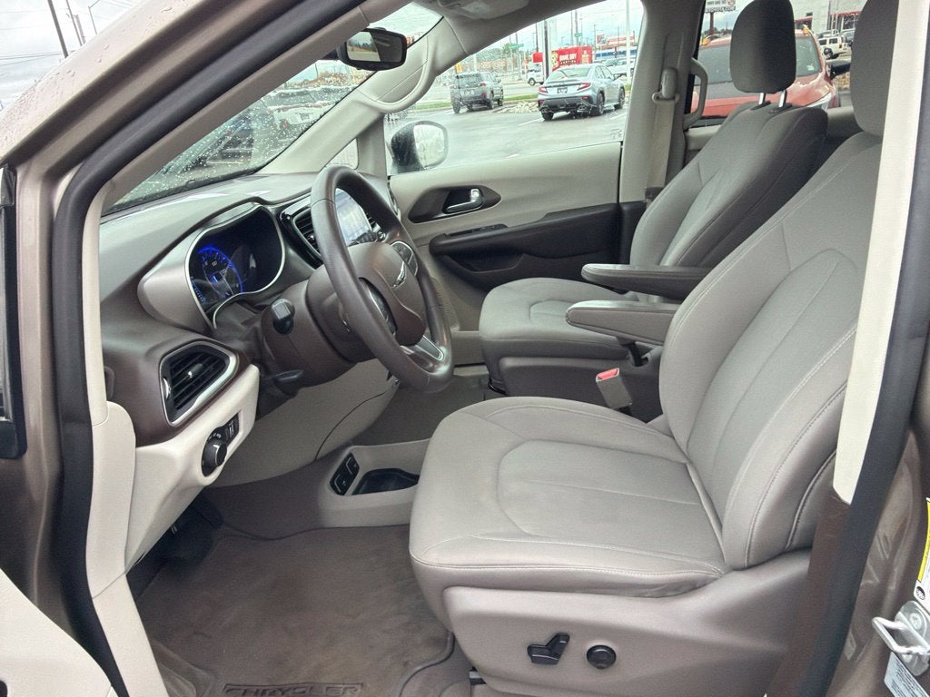 2017 Chrysler Pacifica Touring