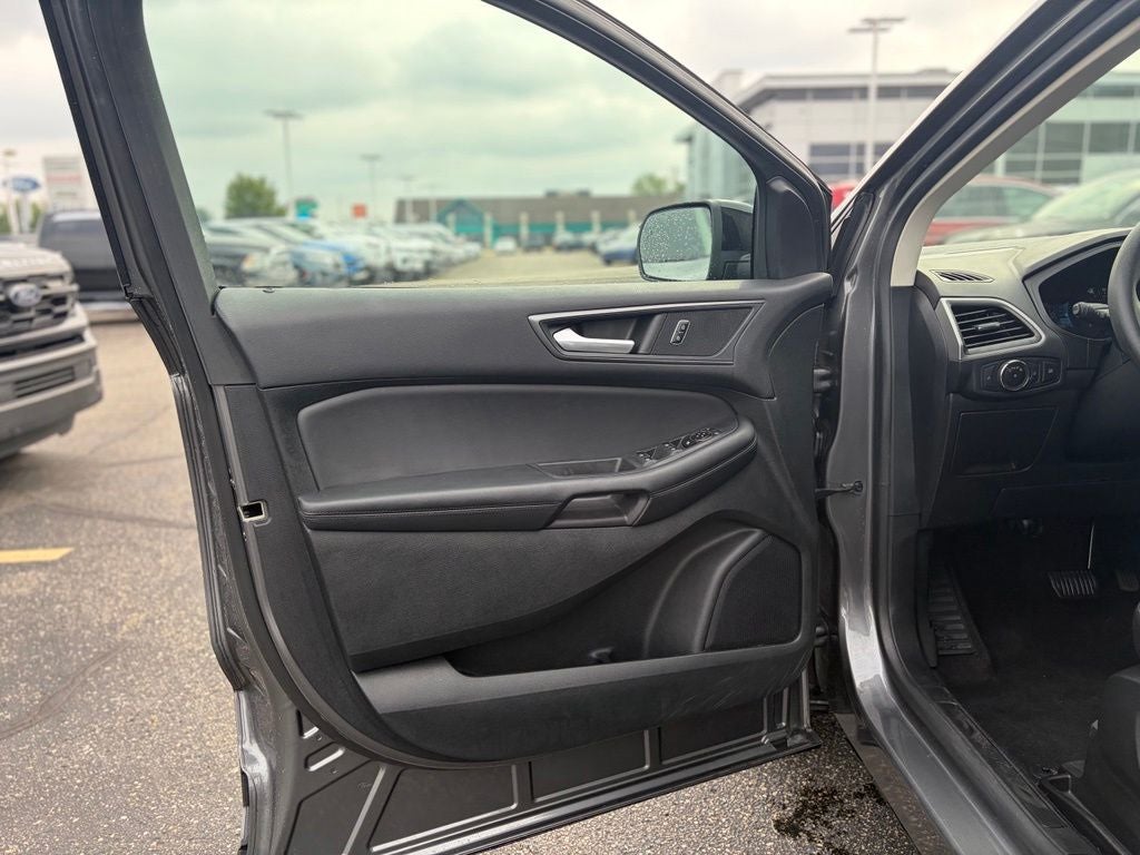 2023 Ford Edge SE