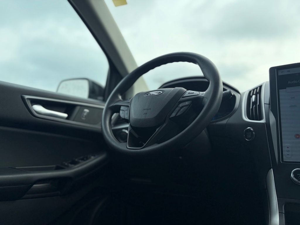 2023 Ford Edge SE