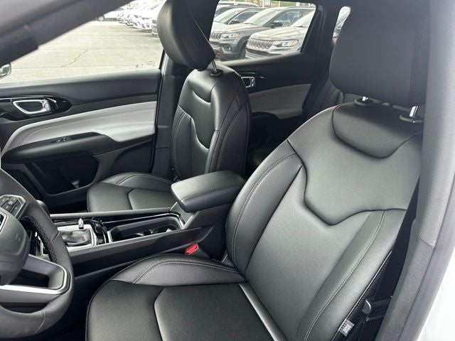 2025 Jeep Compass COMPASS LIMITED 4X4