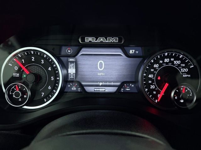 2026 RAM 1500 RAM 1500 EXPRESS CREW CAB 4X4 5'7' BOX