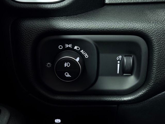 2026 RAM 1500 RAM 1500 EXPRESS CREW CAB 4X4 5'7' BOX