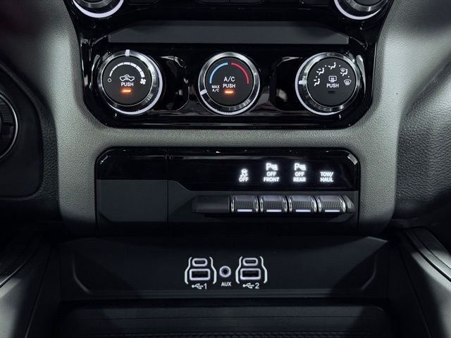 2026 RAM 1500 RAM 1500 EXPRESS CREW CAB 4X4 5'7' BOX