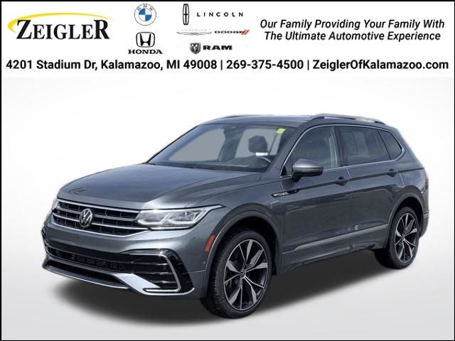 2023 Volkswagen Tiguan 2.0T SEL R-Line 4Motion's photo