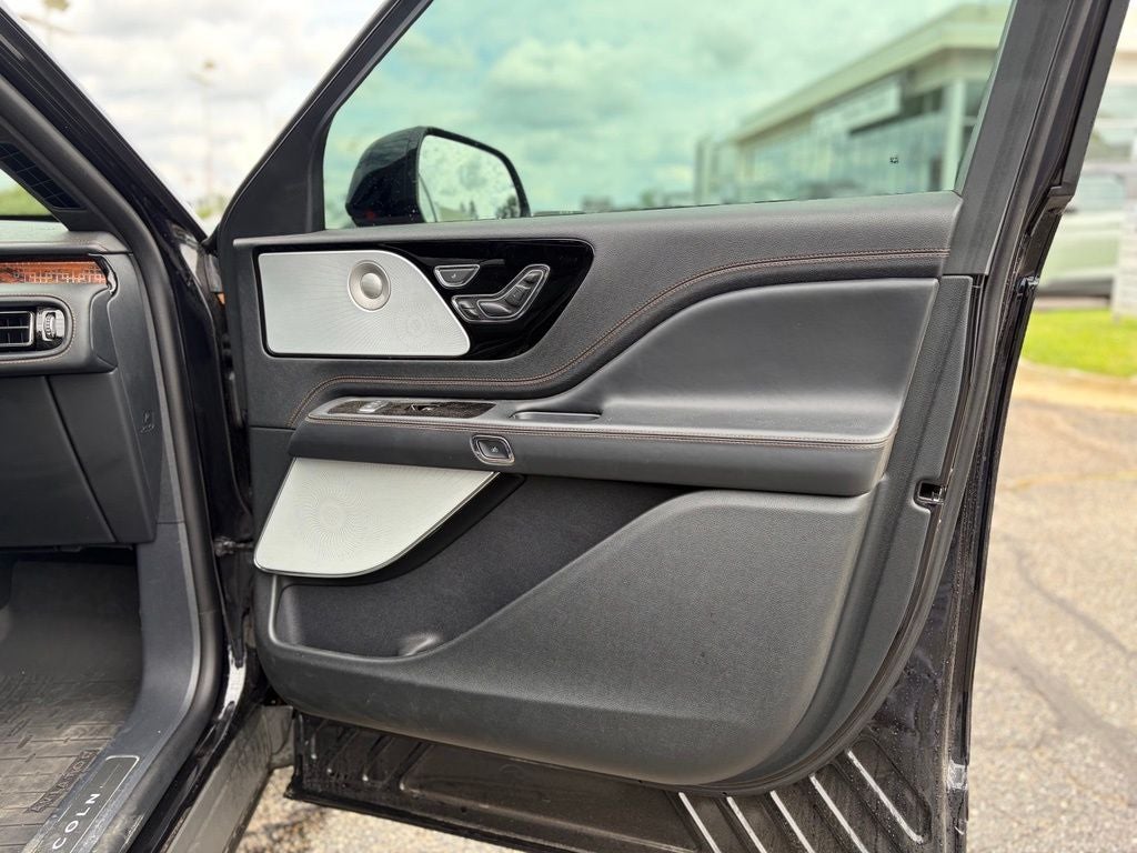2025 Lincoln Aviator Black Label
