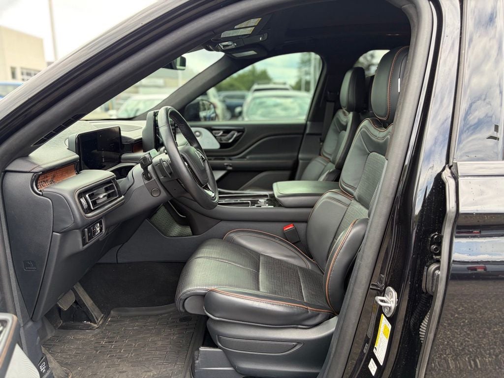 2025 Lincoln Aviator Black Label