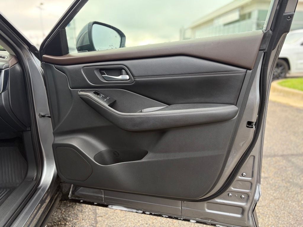 2022 Nissan Rogue SL