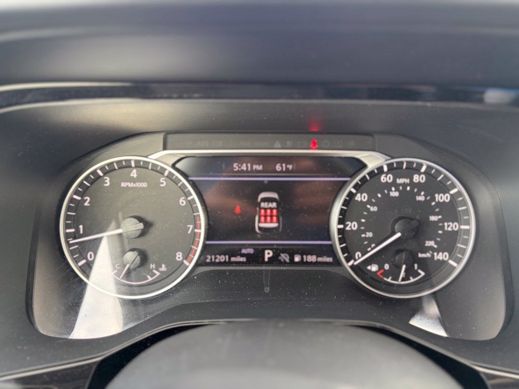 2025 Nissan Pathfinder SV