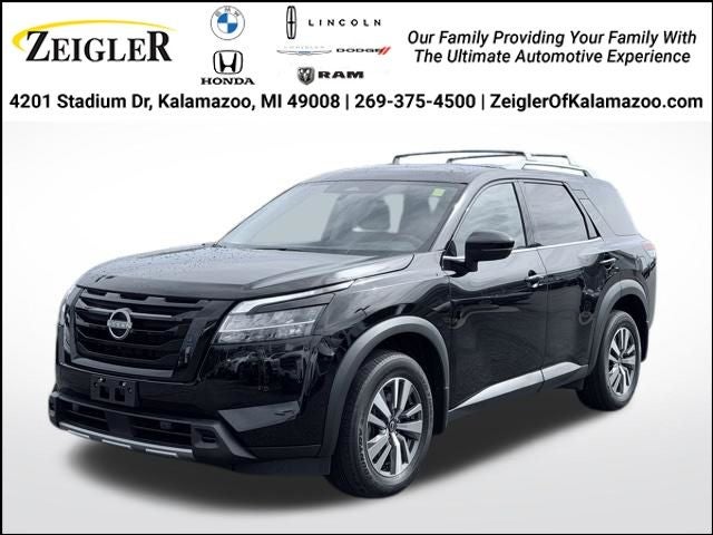 2024 Nissan Pathfinder SL 4WD's photo