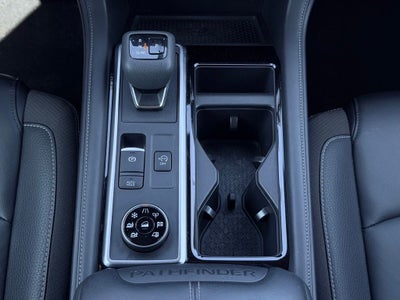 2023 Nissan Pathfinder SL 4WD
