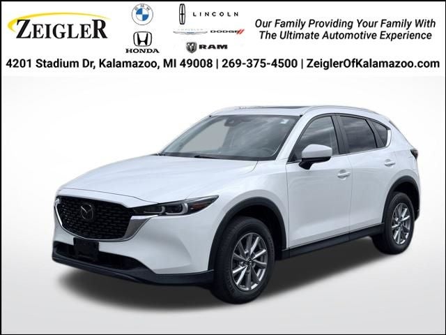 2023 Mazda CX-5 S Preferred package Auto AWD's photo