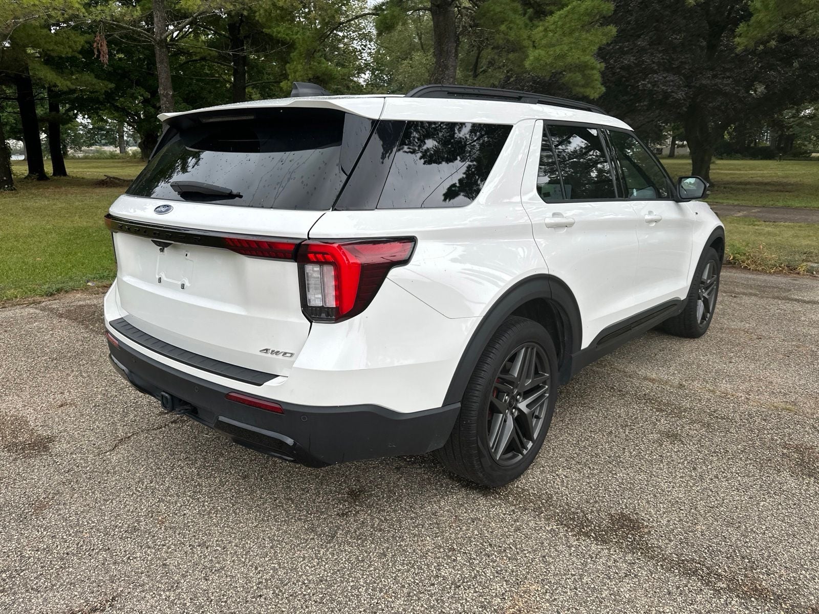 2025 Ford Explorer ST-Line