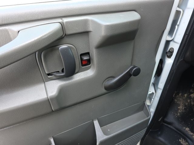 2009 Chevrolet Express 3500 Work Van Cutaway